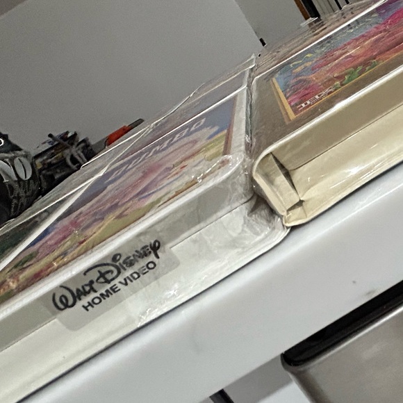 Brand new sealed Walt Disney VHS tapes - Picture 6 of 7